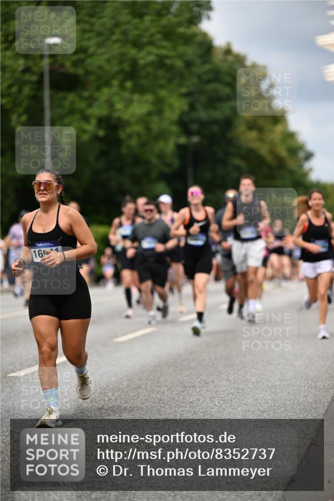 29.06.2025 - hella hamburg halbmarathon Dr. Thomas Lammeyer http://msf.ph/oto/8352737 29.06.2025 10:40:48 Kennedybrücke 1008, 1010, 1224, 3401, 3699, 3895, 4245, 5171, 5246, 5540, 5747, 5789, 5809, 5919, 6184, 6359, 6417, 7632, 8530, 8581, 9229, 9295, 9432, 9694, 9701, 9806, 10123, 10487, 10531, 10577, 10984 meine-sportfotos.de