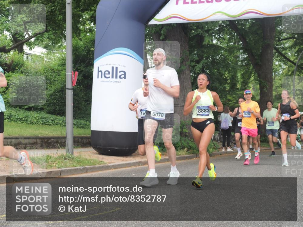 29.06.2025 - hella hamburg halbmarathon KatJ http://msf.ph/oto/8352787 29.06.2025 10:21:31 Zwischen KM18-KM19 1686, 5070, 7965 meine-sportfotos.de