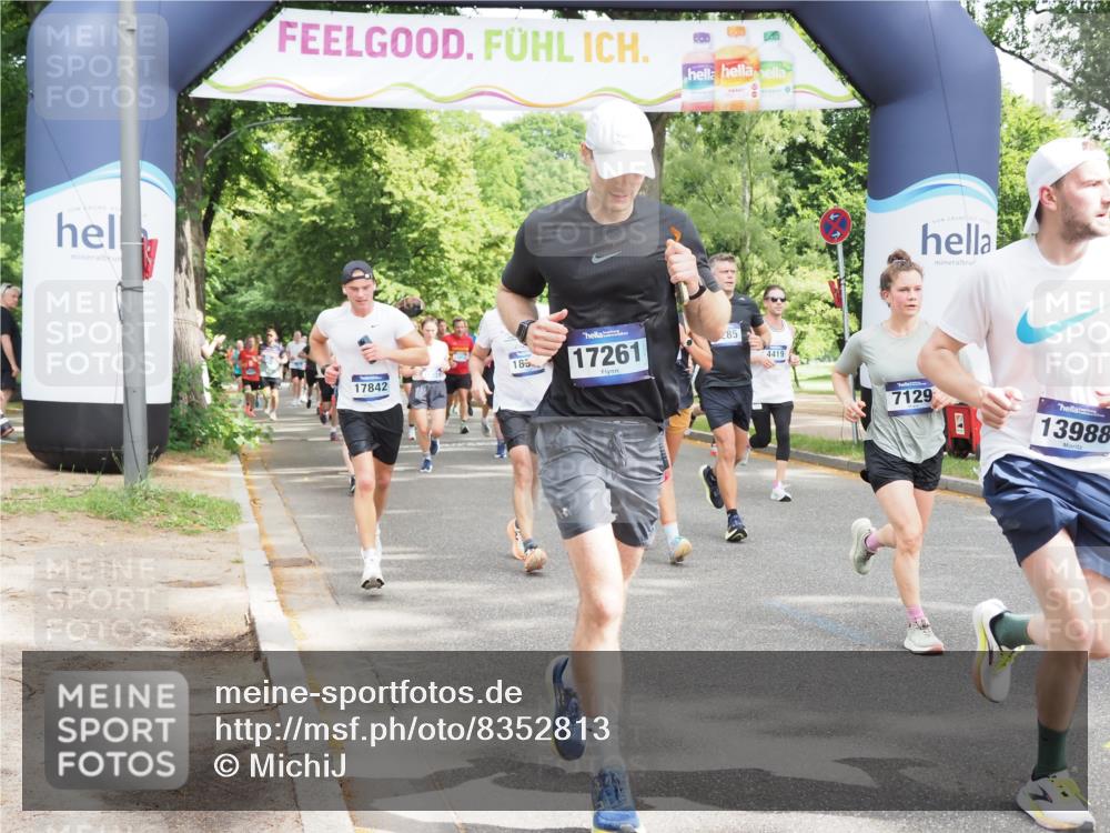29.06.2025 - hella hamburg halbmarathon MichiJ http://msf.ph/oto/8352813 29.06.2025 10:41:29 Zwischen KM18-KM19 1496, 1628, 2561, 4419, 7129, 7395, 8285, 8316, 8449, 10191, 10192, 10266, 11068, 11747, 13988, 15169, 15300, 15856, 16574, 16985, 17261, 17842, 18514, 18612 meine-sportfotos.de