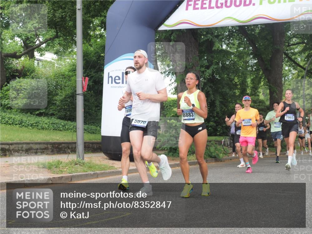 29.06.2025 - hella hamburg halbmarathon KatJ http://msf.ph/oto/8352847 29.06.2025 10:21:31 Zwischen KM18-KM19 1686, 5070, 7965 meine-sportfotos.de