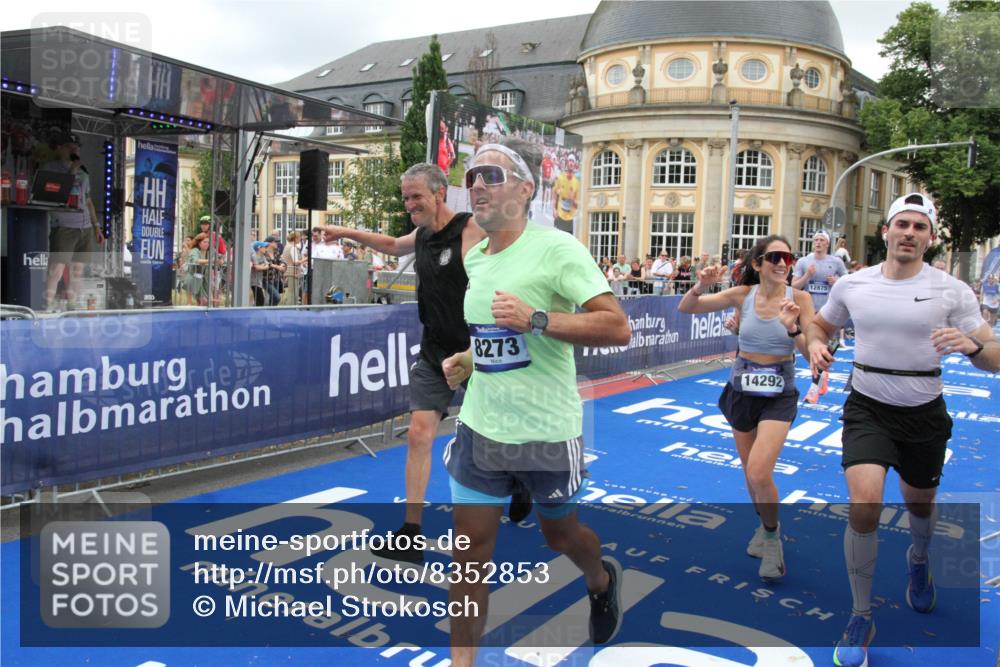 29.06.2025 - hella hamburg halbmarathon Michael Strokosch http://msf.ph/oto/8352853 29.06.2025 10:53:19 Ziel 1683, 2074, 4065, 7312, 7383, 8273, 8361, 9142, 11844, 12875, 15179, 15681, 16929, 16986, 18901 meine-sportfotos.de