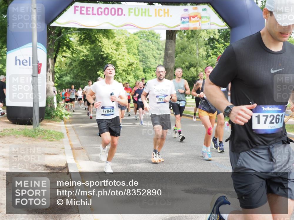 29.06.2025 - hella hamburg halbmarathon MichiJ http://msf.ph/oto/8352890 29.06.2025 10:41:30 Zwischen KM18-KM19 1496, 1628, 2561, 4419, 7129, 8285, 8449, 10191, 10192, 11068, 11231, 11747, 13988, 15169, 15300, 15856, 16574, 16985, 17261, 17842, 18514, 18612 meine-sportfotos.de