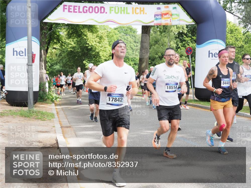 29.06.2025 - hella hamburg halbmarathon MichiJ http://msf.ph/oto/8352937 29.06.2025 10:41:30 Zwischen KM18-KM19 1496, 1628, 2561, 4419, 7129, 8285, 8449, 10191, 10192, 11068, 11231, 11747, 13988, 15169, 15300, 15856, 16574, 16985, 17261, 17842, 18514, 18612 meine-sportfotos.de