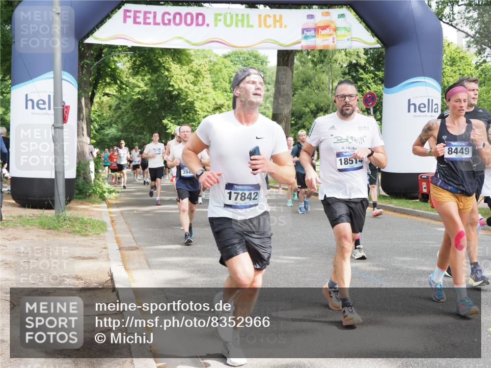 29.06.2025 - hella hamburg halbmarathon MichiJ http://msf.ph/oto/8352966 29.06.2025 10:41:31 Zwischen KM18-KM19 1496, 1628, 2561, 3945, 4419, 7129, 8285, 8449, 8772, 8798, 10191, 10192, 11231, 13988, 15169, 15300, 15838, 16574, 16630, 16985, 17261, 17842, 18514, 18612 meine-sportfotos.de