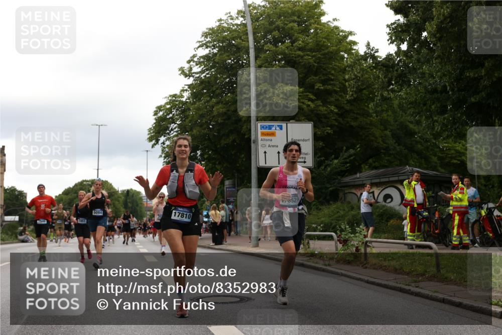 29.06.2025 - hella hamburg halbmarathon Yannick Fuchs http://msf.ph/oto/8352983 29.06.2025 10:52:54 20KM 1285, 1642, 1946, 1951, 2006, 2027, 2677, 2855, 3181, 5084, 5347, 5633, 6202, 6208, 6636, 6860, 6997, 7476, 8290, 8392, 8929, 9156, 9353, 9655, 9835, 10036, 10539, 10915, 12809, 13407, 14375, 14631, 14914, 15240, 15263, 15824, 16160, 16206, 16409, 16563, 16922, 16924, 17017, 17346, 17782, 17810, 17839, 17852, 17931, 18112, 18153, 18232, 18266, 18327, 18556, 18682, 18730, 18833, 18954, 19002, 19003 meine-sportfotos.de