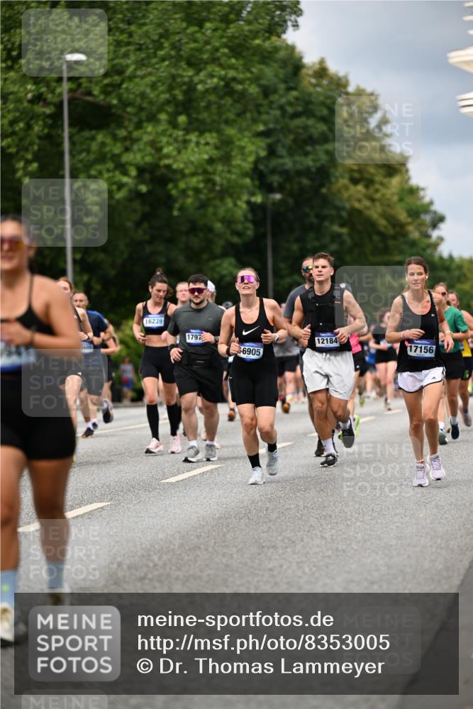 29.06.2025 - hella hamburg halbmarathon Dr. Thomas Lammeyer http://msf.ph/oto/8353005 29.06.2025 10:40:49 Kennedybrücke 1008, 1010, 1224, 3401, 3699, 3895, 4245, 5171, 5246, 5540, 5747, 5789, 5809, 5919, 6184, 6359, 6417, 7632, 7773, 8530, 8581, 9229, 9295, 9432, 9694, 9701, 9806, 10123, 10487, 10531, 10577, 10984 meine-sportfotos.de