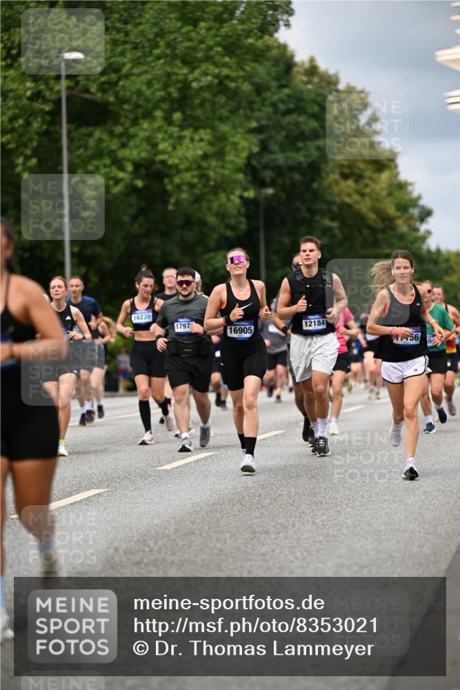 29.06.2025 - hella hamburg halbmarathon Dr. Thomas Lammeyer http://msf.ph/oto/8353021 29.06.2025 10:40:49 Kennedybrücke 1008, 1010, 1224, 3401, 3699, 3895, 4245, 5171, 5246, 5540, 5747, 5789, 5809, 5919, 6184, 6359, 6417, 7632, 7773, 8530, 8581, 9229, 9295, 9432, 9694, 9701, 9806, 10123, 10487, 10531, 10577, 10984 meine-sportfotos.de