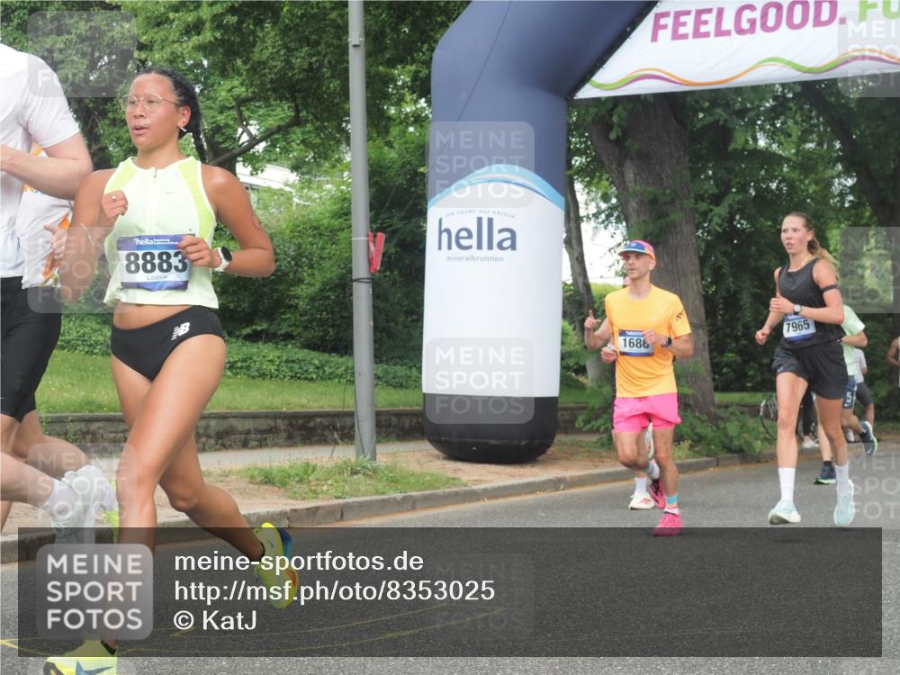 29.06.2025 - hella hamburg halbmarathon KatJ http://msf.ph/oto/8353025 29.06.2025 10:21:32 Zwischen KM18-KM19 1686, 5070, 7965 meine-sportfotos.de