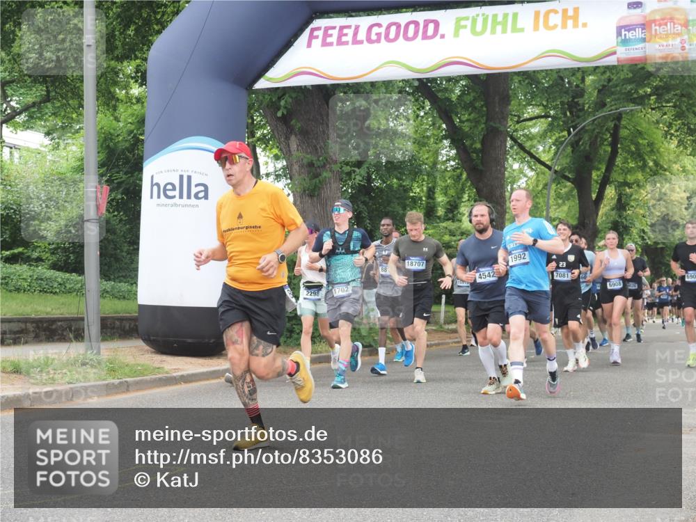 29.06.2025 - hella hamburg halbmarathon KatJ http://msf.ph/oto/8353086 29.06.2025 10:51:23 Zwischen KM18-KM19 1194, 1702, 1992, 2979, 4542, 7081, 8520, 8561 meine-sportfotos.de