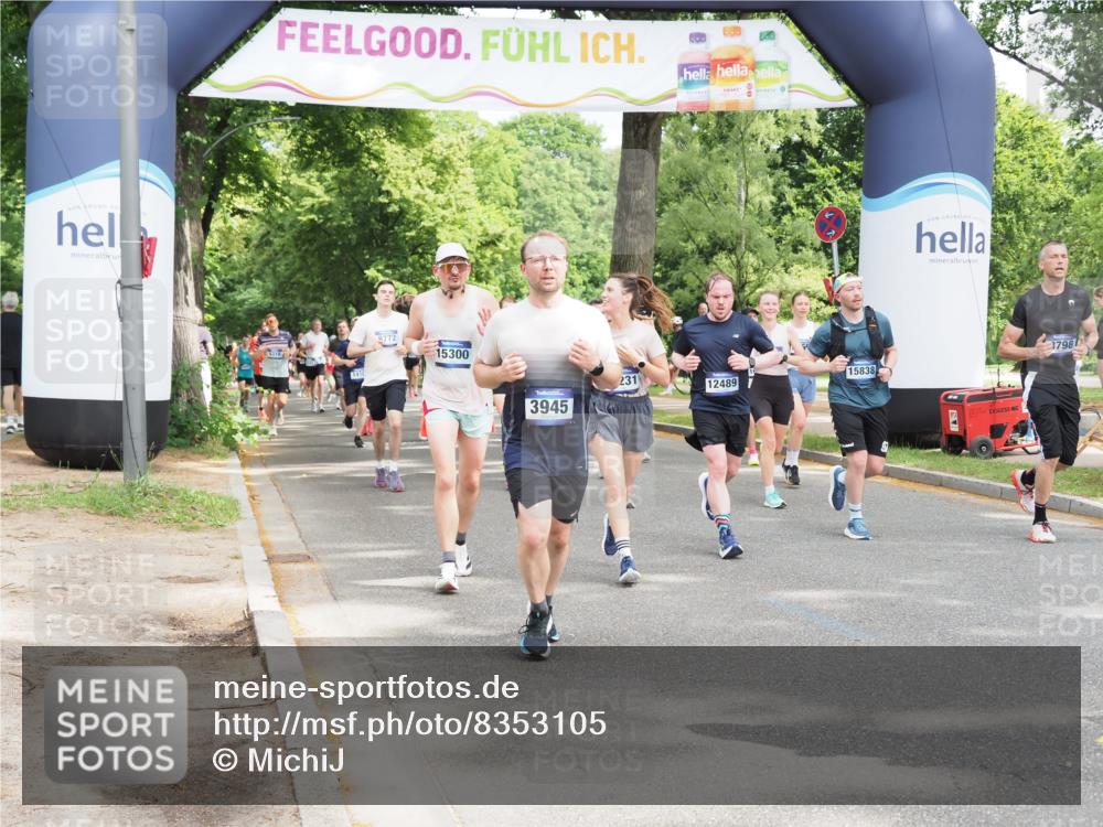 29.06.2025 - hella hamburg halbmarathon MichiJ http://msf.ph/oto/8353105 29.06.2025 10:41:32 Zwischen KM18-KM19 2561, 3945, 4419, 6260, 7129, 7973, 8285, 8449, 8772, 8798, 10191, 10192, 11231, 12489, 13912, 13988, 15169, 15300, 15838, 16574, 16630, 17261, 17842, 18514, 18612 meine-sportfotos.de
