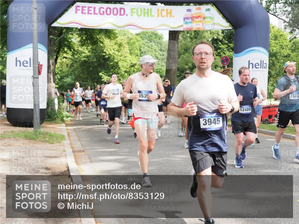 29.06.2025 - hella hamburg halbmarathon MichiJ http://msf.ph/oto/8353129 29.06.2025 10:41:33 Zwischen KM18-KM19 1410, 2561, 3945, 4419, 6260, 7129, 7973, 8285, 8449, 8772, 8798, 10191, 10192, 11231, 12489, 13912, 13988, 15300, 15838, 16047, 16110, 16574, 16630, 17261, 17842, 18514, 18612 meine-sportfotos.de