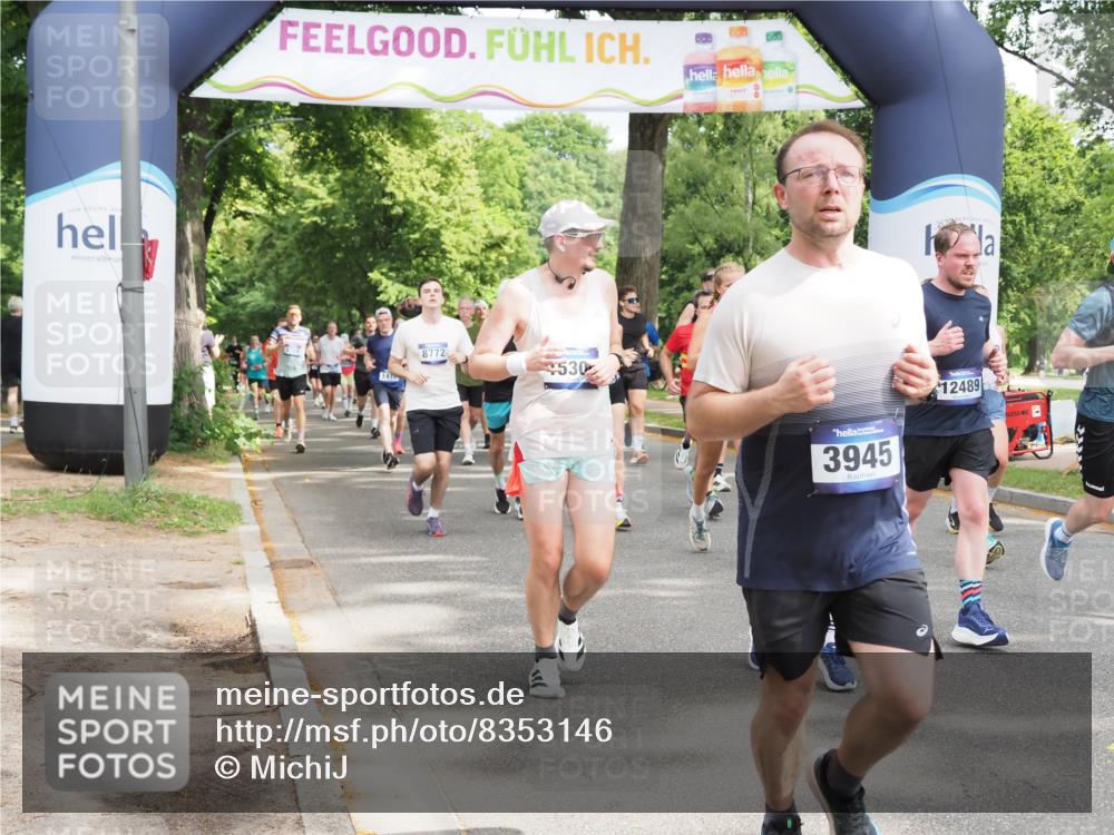 29.06.2025 - hella hamburg halbmarathon MichiJ http://msf.ph/oto/8353146 29.06.2025 10:41:33 Zwischen KM18-KM19 1410, 2561, 3945, 4419, 6260, 7129, 7973, 8285, 8449, 8772, 8798, 10191, 10192, 11231, 12489, 13912, 13988, 15300, 15838, 16047, 16110, 16574, 16630, 17261, 17842, 18514, 18612 meine-sportfotos.de