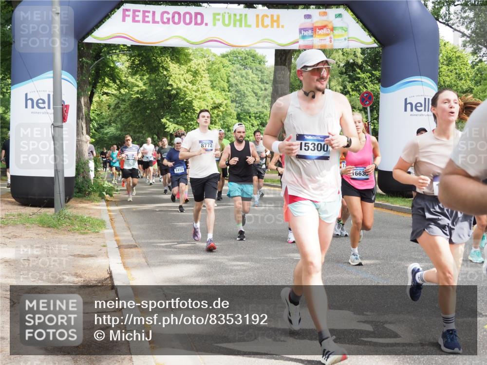 29.06.2025 - hella hamburg halbmarathon MichiJ http://msf.ph/oto/8353192 29.06.2025 10:41:33 Zwischen KM18-KM19 1410, 2561, 3945, 4419, 6260, 7129, 7973, 8285, 8449, 8772, 8798, 10191, 10192, 11231, 12489, 13912, 13988, 15300, 15838, 16047, 16110, 16574, 16630, 17261, 17842, 18514, 18612 meine-sportfotos.de