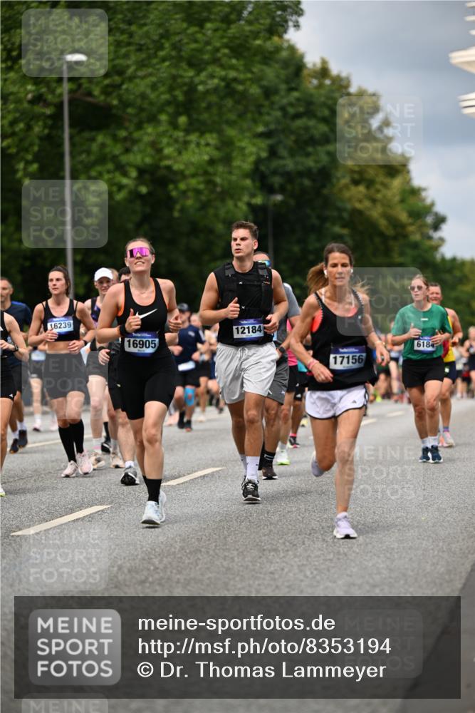 29.06.2025 - hella hamburg halbmarathon Dr. Thomas Lammeyer http://msf.ph/oto/8353194 29.06.2025 10:40:50 Kennedybrücke 1008, 1010, 1224, 3401, 3699, 3895, 4245, 5171, 5246, 5540, 5747, 5789, 5809, 5919, 6184, 6359, 6417, 7632, 7773, 8530, 8581, 8936, 9229, 9295, 9432, 9694, 9701, 9806, 10123, 10487, 10531, 10577, 10984 meine-sportfotos.de