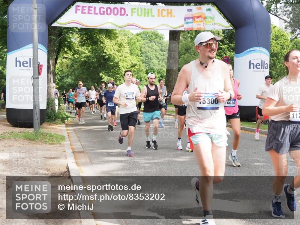 29.06.2025 - hella hamburg halbmarathon MichiJ http://msf.ph/oto/8353202 29.06.2025 10:41:34 Zwischen KM18-KM19 1410, 3791, 3945, 4419, 6260, 7129, 7973, 8285, 8449, 8772, 8798, 11231, 12362, 12489, 13912, 13988, 15300, 15838, 16047, 16110, 16574, 16630, 17261, 17842, 18514, 18612 meine-sportfotos.de