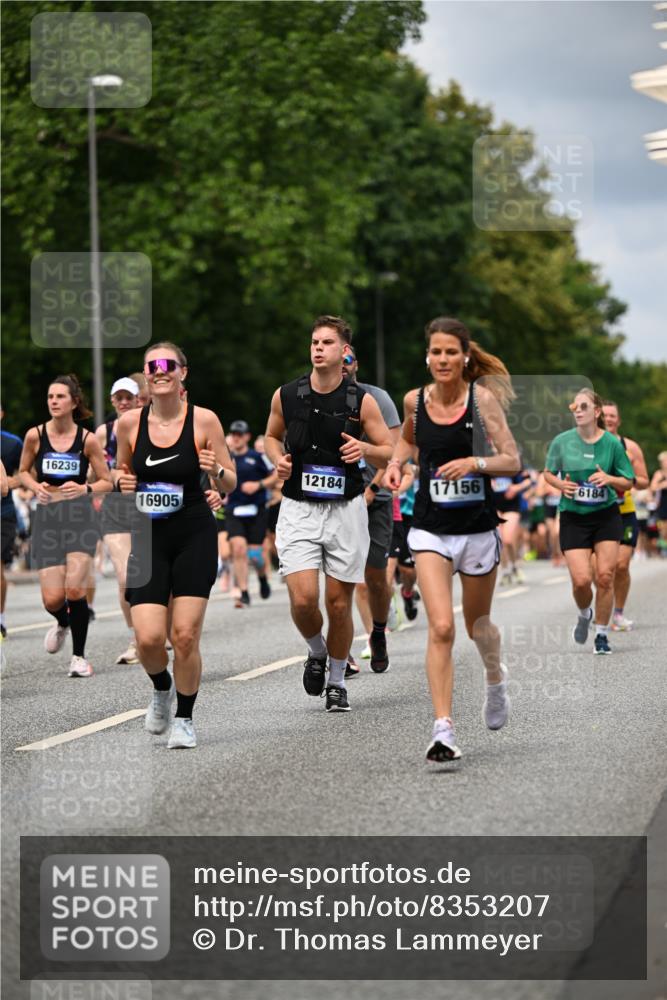 29.06.2025 - hella hamburg halbmarathon Dr. Thomas Lammeyer http://msf.ph/oto/8353207 29.06.2025 10:40:51 Kennedybrücke 1008, 1010, 1224, 1948, 2811, 3401, 3699, 3895, 4245, 5171, 5246, 5540, 5747, 5789, 5809, 5919, 6184, 6359, 6417, 7632, 7773, 8530, 8581, 8936, 9229, 9432, 9694, 9701, 9806, 10123, 10487, 10531, 10577, 10984 meine-sportfotos.de
