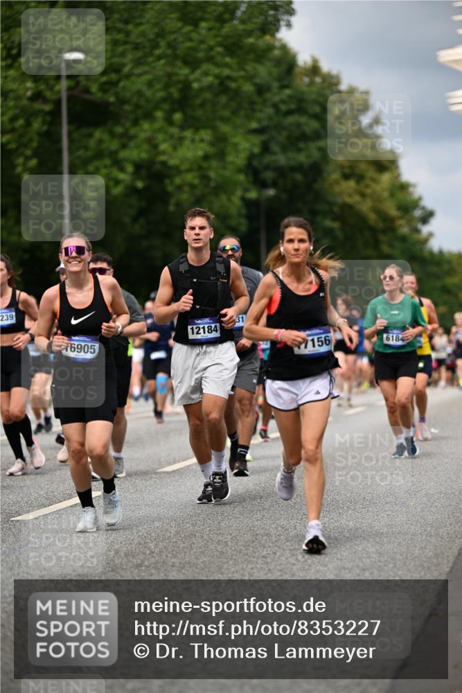 29.06.2025 - hella hamburg halbmarathon Dr. Thomas Lammeyer http://msf.ph/oto/8353227 29.06.2025 10:40:51 Kennedybrücke 1008, 1010, 1224, 1948, 2811, 3401, 3699, 3895, 4245, 5171, 5246, 5540, 5747, 5789, 5809, 5919, 6184, 6359, 6417, 7632, 7773, 8530, 8581, 8936, 9229, 9432, 9694, 9701, 9806, 10123, 10487, 10531, 10577, 10984 meine-sportfotos.de