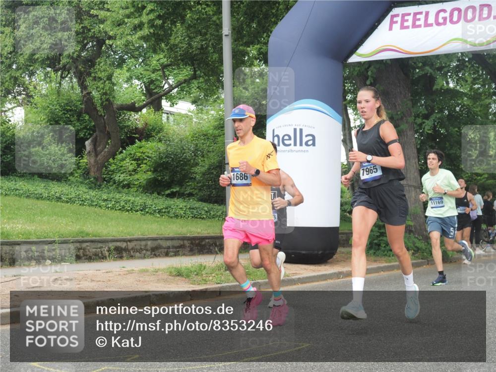 29.06.2025 - hella hamburg halbmarathon KatJ http://msf.ph/oto/8353246 29.06.2025 10:21:33 Zwischen KM18-KM19 1686, 5070, 7965 meine-sportfotos.de