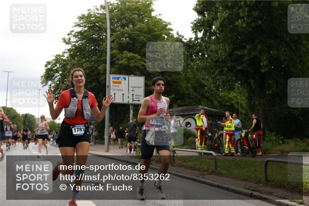 29.06.2025 - hella hamburg halbmarathon Yannick Fuchs http://msf.ph/oto/8353262 29.06.2025 10:52:54 20KM 1285, 1642, 1946, 1951, 2006, 2027, 2677, 2855, 3181, 5084, 5347, 5633, 6202, 6208, 6636, 6860, 6997, 7476, 8290, 8392, 8929, 9156, 9353, 9655, 9835, 10036, 10539, 10915, 12809, 13407, 14375, 14631, 14914, 15240, 15263, 15824, 16160, 16206, 16409, 16563, 16922, 16924, 17017, 17346, 17782, 17810, 17839, 17852, 17931, 18112, 18153, 18232, 18266, 18327, 18556, 18682, 18730, 18833, 18954, 19002, 19003 meine-sportfotos.de