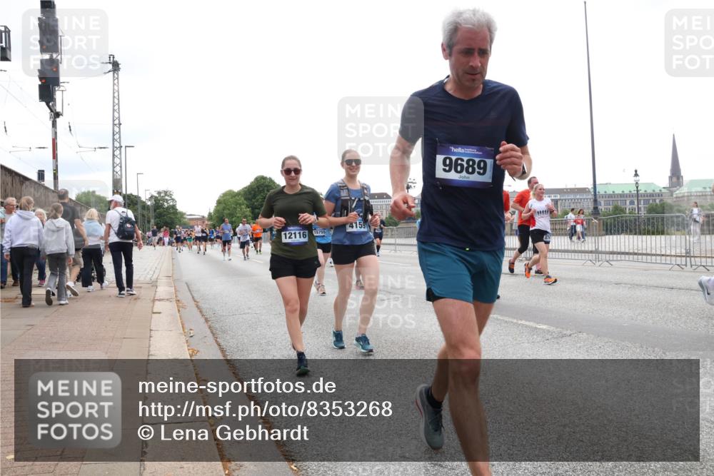 29.06.2025 - hella hamburg halbmarathon Lena Gebhardt http://msf.ph/oto/8353268 29.06.2025 10:38:48 Lombardsbrücke 12116, 15755, 4159, 9689, 56, 1232, 1390, 1451, 1721, 1791, 2113, 2151, 2524, 2534, 2576, 2660, 2693, 3010, 3094, 3095, 3216, 3286, 3307, 3323, 3635, 3636, 3726, 3745, 3777, 3841, 3927, 4028, 4139, 4155, 4159, 4257, 4259, 4260, 4316, 4320, 4410, 4883, 4964, 5085, 5089, 5155, 5617, 5684, 5735, 5913, 6062, 6112, 6695, 6696, 6875, 7117, 7148, 7263, 7371, 7561, 7692, 7849, 8367, 8783, 9708, 9974, 9977, 10072, 10554, 13060 meine-sportfotos.de