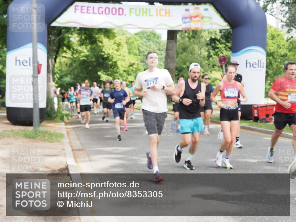 29.06.2025 - hella hamburg halbmarathon MichiJ http://msf.ph/oto/8353305 29.06.2025 10:41:34 Zwischen KM18-KM19 1410, 3791, 3945, 4419, 6260, 7129, 7973, 8285, 8449, 8772, 8798, 11231, 12362, 12489, 13912, 13988, 15300, 15838, 16047, 16110, 16574, 16630, 17261, 17842, 18514, 18612 meine-sportfotos.de