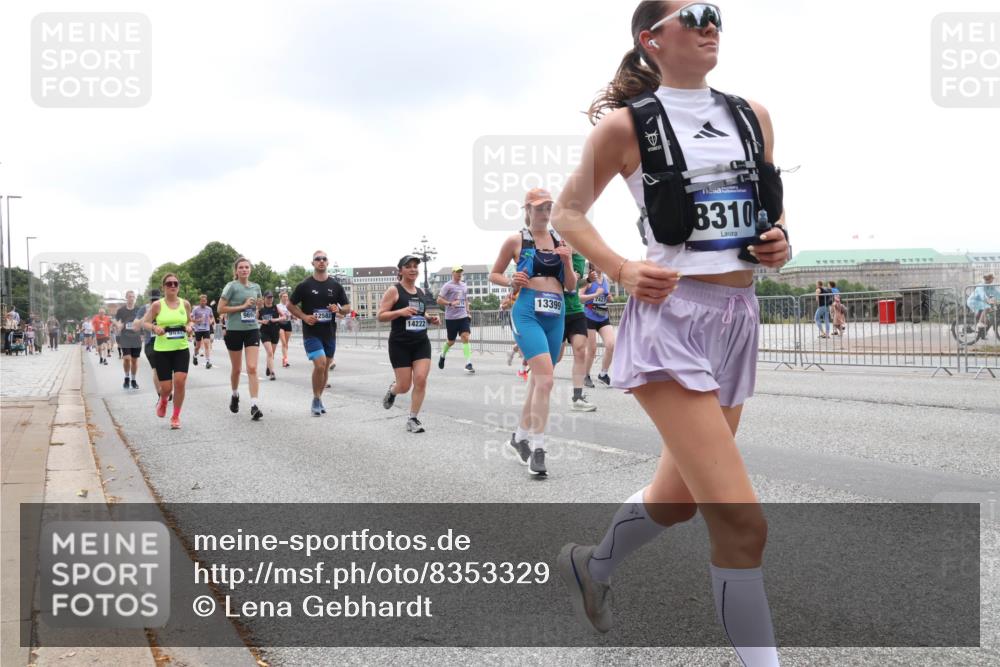 29.06.2025 - hella hamburg halbmarathon Lena Gebhardt http://msf.ph/oto/8353329 29.06.2025 10:48:01 Lombardsbrücke 14222, 9031, 13399, 7427, 8310, 1045, 1157, 1174, 1175, 1246, 1392, 1618, 1639, 1645, 1701, 1926, 2037, 2163, 2197, 2418, 2491, 2545, 2650, 2704, 2756, 2790, 2882, 2958, 3049, 3320, 3468, 3504, 3679, 3933, 4327, 4423, 4588, 4856, 5585, 5621, 5622, 5886, 5952, 7240, 7393, 7394, 7427, 7532, 7916, 7970, 8077, 8310, 8521, 8550, 8774, 9356, 9687, 9696, 9697, 9775, 9921, 10145, 10658, 10777, 10794, 10991, 11351, 11548, 11730, 11742, 11781, 11802, 11909, 12431 meine-sportfotos.de