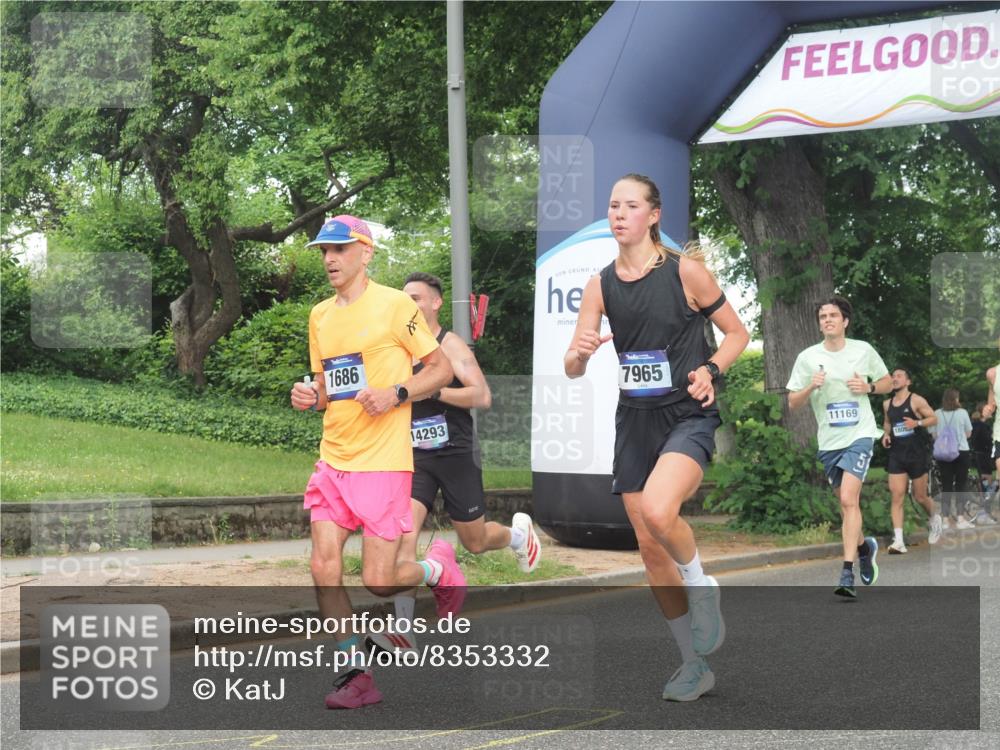 29.06.2025 - hella hamburg halbmarathon KatJ http://msf.ph/oto/8353332 29.06.2025 10:21:33 Zwischen KM18-KM19 1686, 5070, 7965 meine-sportfotos.de