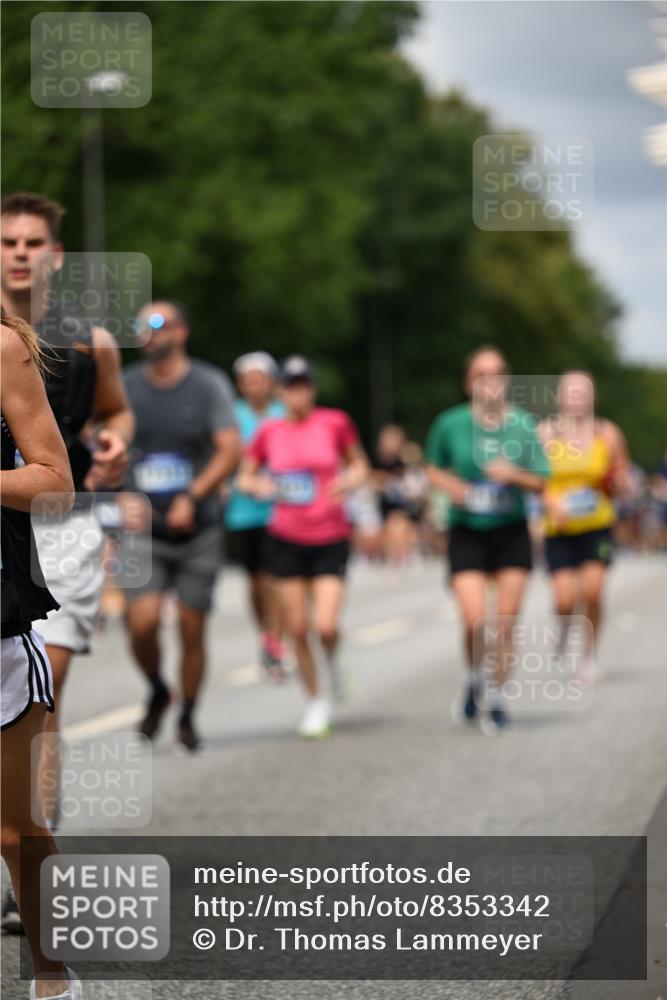 29.06.2025 - hella hamburg halbmarathon Dr. Thomas Lammeyer http://msf.ph/oto/8353342 29.06.2025 10:40:53 Kennedybrücke 1008, 1010, 1224, 1948, 2811, 3401, 3699, 3895, 4245, 5171, 5540, 5747, 5789, 5809, 5919, 6184, 6359, 6417, 7632, 7773, 8530, 8581, 8936, 8937, 9229, 9432, 9694, 9701, 9806, 10123, 10487, 10531, 10577, 10984 meine-sportfotos.de