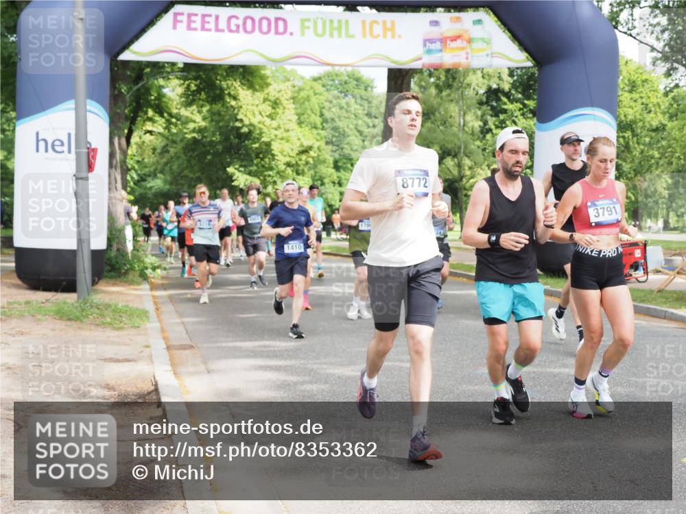 29.06.2025 - hella hamburg halbmarathon MichiJ http://msf.ph/oto/8353362 29.06.2025 10:41:35 Zwischen KM18-KM19 1410, 2354, 3791, 3945, 4419, 4903, 6260, 7973, 8285, 8394, 8449, 8514, 8772, 8798, 11231, 12362, 12489, 13912, 15300, 15838, 16047, 16110, 16574, 16630, 17734, 17842, 18514, 18612, 19177 meine-sportfotos.de