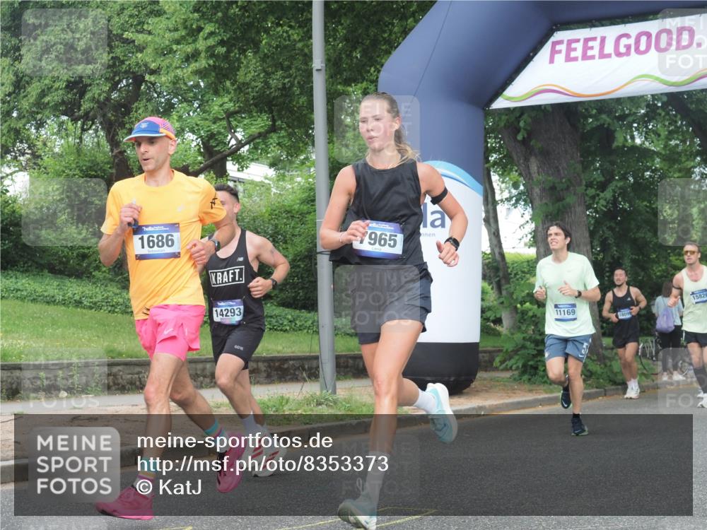 29.06.2025 - hella hamburg halbmarathon KatJ http://msf.ph/oto/8353373 29.06.2025 10:21:33 Zwischen KM18-KM19 1686, 5070, 7965 meine-sportfotos.de
