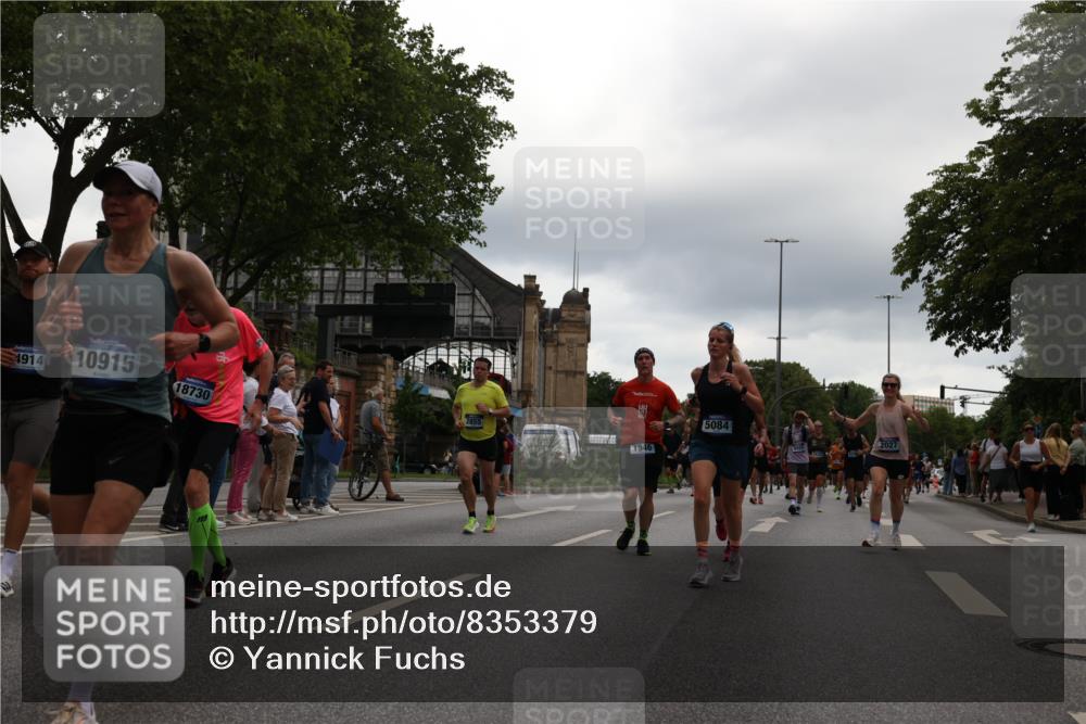 29.06.2025 - hella hamburg halbmarathon Yannick Fuchs http://msf.ph/oto/8353379 29.06.2025 10:52:55 20KM 1285, 1642, 1946, 1951, 2006, 2027, 2677, 2855, 3181, 5084, 5347, 5633, 6202, 6208, 6636, 6860, 6997, 7476, 8290, 8392, 8929, 9156, 9353, 9655, 9835, 10036, 10539, 10915, 12633, 12809, 13407, 14375, 14631, 14914, 15240, 15263, 15824, 16160, 16206, 16409, 16563, 16922, 16924, 17017, 17346, 17782, 17810, 17852, 17931, 18112, 18153, 18232, 18266, 18327, 18556, 18682, 18730, 18833, 18954, 19002, 19003 meine-sportfotos.de