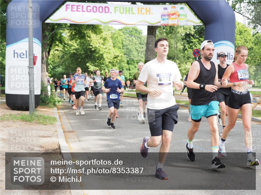 29.06.2025 - hella hamburg halbmarathon MichiJ http://msf.ph/oto/8353387 29.06.2025 10:41:35 Zwischen KM18-KM19 1410, 2354, 3791, 3945, 4419, 4903, 6260, 7973, 8285, 8394, 8449, 8514, 8772, 8798, 11231, 12362, 12489, 13912, 15300, 15838, 16047, 16110, 16574, 16630, 17734, 17842, 18514, 18612, 19177 meine-sportfotos.de