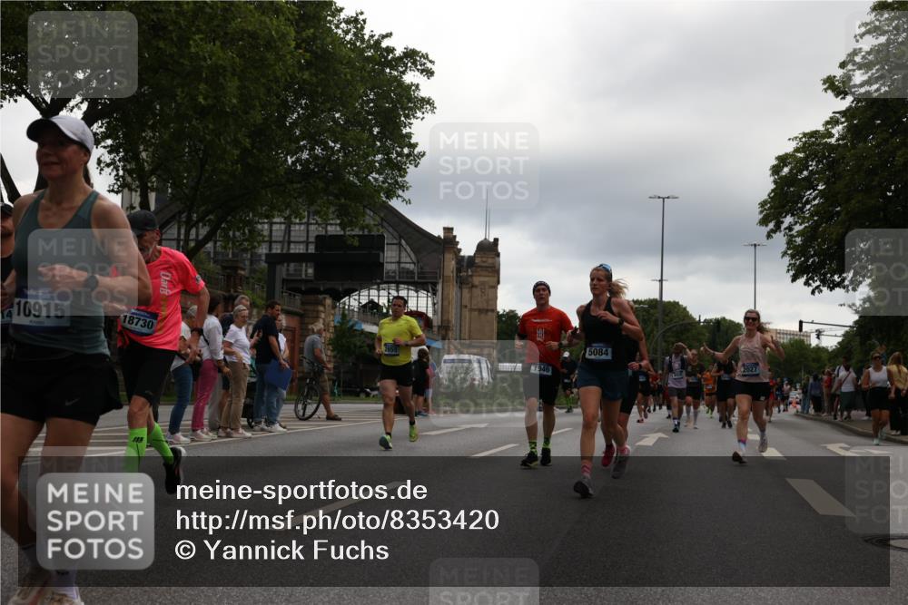 29.06.2025 - hella hamburg halbmarathon Yannick Fuchs http://msf.ph/oto/8353420 29.06.2025 10:52:55 20KM 1285, 1642, 1946, 1951, 2006, 2027, 2677, 2855, 3181, 5084, 5347, 5633, 6202, 6208, 6636, 6860, 6997, 7476, 8290, 8392, 8929, 9156, 9353, 9655, 9835, 10036, 10539, 10915, 12633, 12809, 13407, 14375, 14631, 14914, 15240, 15263, 15824, 16160, 16206, 16409, 16563, 16922, 16924, 17017, 17346, 17782, 17810, 17852, 17931, 18112, 18153, 18232, 18266, 18327, 18556, 18682, 18730, 18833, 18954, 19002, 19003 meine-sportfotos.de