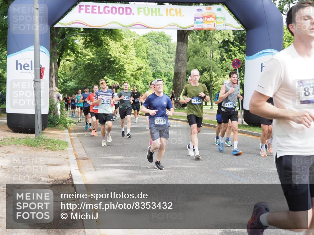 29.06.2025 - hella hamburg halbmarathon MichiJ http://msf.ph/oto/8353432 29.06.2025 10:41:36 Zwischen KM18-KM19 1410, 2354, 3791, 3945, 4419, 4903, 6260, 7973, 8285, 8394, 8449, 8514, 8772, 8798, 11184, 11231, 12362, 12489, 13912, 15300, 15838, 16047, 16110, 16574, 16630, 17734, 17803, 17842, 18514, 19177 meine-sportfotos.de