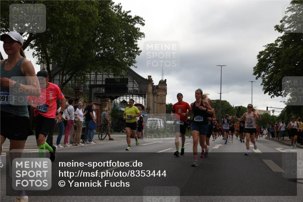 29.06.2025 - hella hamburg halbmarathon Yannick Fuchs http://msf.ph/oto/8353444 29.06.2025 10:52:55 20KM 1285, 1642, 1946, 1951, 2006, 2027, 2677, 2855, 3181, 5084, 5347, 5633, 6202, 6208, 6636, 6860, 6997, 7476, 8290, 8392, 8929, 9156, 9353, 9655, 9835, 10036, 10539, 10915, 12633, 12809, 13407, 14375, 14631, 14914, 15240, 15263, 15824, 16160, 16206, 16409, 16563, 16922, 16924, 17017, 17346, 17782, 17810, 17852, 17931, 18112, 18153, 18232, 18266, 18327, 18556, 18682, 18730, 18833, 18954, 19002, 19003 meine-sportfotos.de