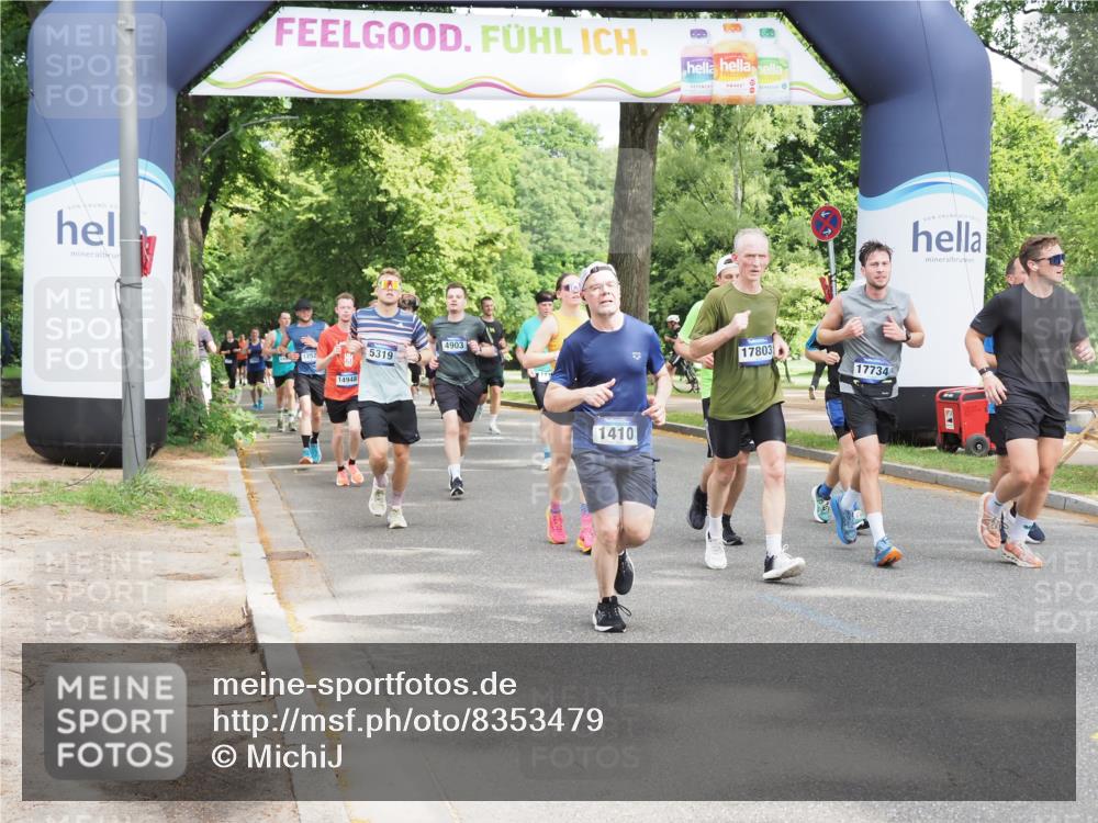 29.06.2025 - hella hamburg halbmarathon MichiJ http://msf.ph/oto/8353479 29.06.2025 10:41:36 Zwischen KM18-KM19 1410, 2354, 3791, 3945, 4419, 4903, 6260, 7973, 8285, 8394, 8449, 8514, 8772, 8798, 11184, 11231, 12362, 12489, 13912, 15300, 15838, 16047, 16110, 16574, 16630, 17734, 17803, 17842, 18514, 19177 meine-sportfotos.de