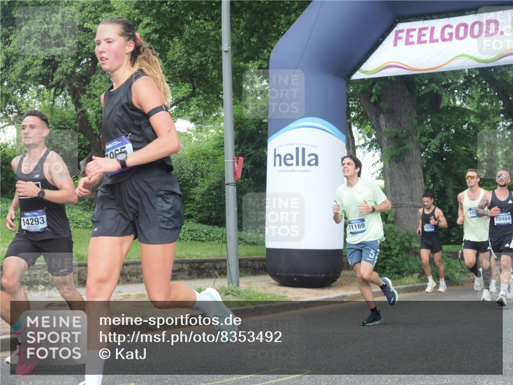 29.06.2025 - hella hamburg halbmarathon KatJ http://msf.ph/oto/8353492 29.06.2025 10:21:34 Zwischen KM18-KM19 1686, 5070, 7965 meine-sportfotos.de