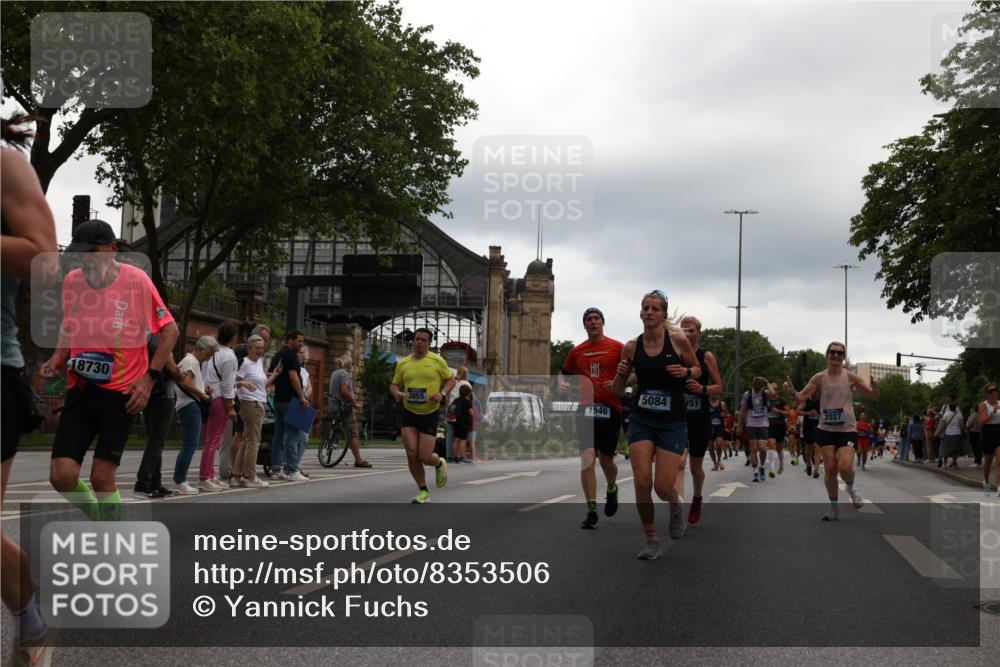 29.06.2025 - hella hamburg halbmarathon Yannick Fuchs http://msf.ph/oto/8353506 29.06.2025 10:52:55 20KM 1285, 1642, 1946, 1951, 2006, 2027, 2677, 2855, 3181, 5084, 5347, 5633, 6202, 6208, 6636, 6860, 6997, 7476, 8290, 8392, 8929, 9156, 9353, 9655, 9835, 10036, 10539, 10915, 12633, 12809, 13407, 14375, 14631, 14914, 15240, 15263, 15824, 16160, 16206, 16409, 16563, 16922, 16924, 17017, 17346, 17782, 17810, 17852, 17931, 18112, 18153, 18232, 18266, 18327, 18556, 18682, 18730, 18833, 18954, 19002, 19003 meine-sportfotos.de