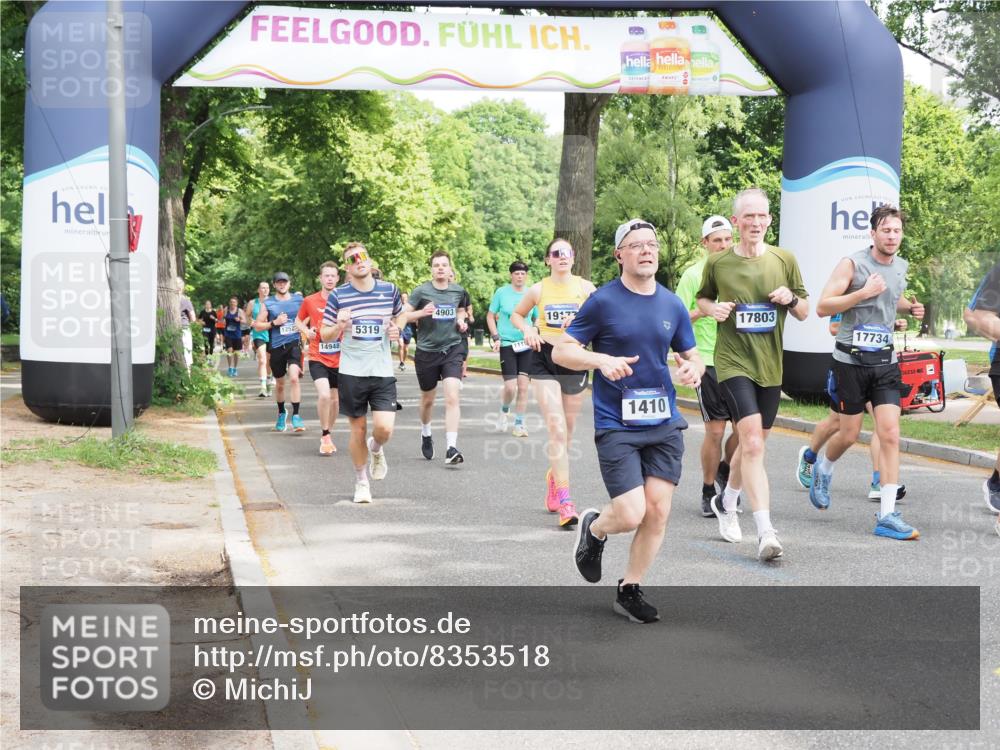 29.06.2025 - hella hamburg halbmarathon MichiJ http://msf.ph/oto/8353518 29.06.2025 10:41:36 Zwischen KM18-KM19 1410, 2354, 3791, 3945, 4419, 4903, 6260, 7973, 8285, 8394, 8449, 8514, 8772, 8798, 11184, 11231, 12362, 12489, 13912, 15300, 15838, 16047, 16110, 16574, 16630, 17734, 17803, 17842, 18514, 19177 meine-sportfotos.de