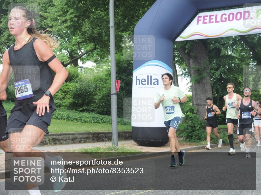 29.06.2025 - hella hamburg halbmarathon KatJ http://msf.ph/oto/8353523 29.06.2025 10:21:34 Zwischen KM18-KM19 1686, 5070, 7965 meine-sportfotos.de