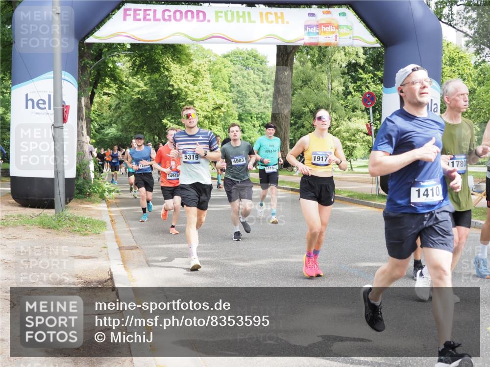 29.06.2025 - hella hamburg halbmarathon MichiJ http://msf.ph/oto/8353595 29.06.2025 10:41:37 Zwischen KM18-KM19 1410, 2354, 3791, 3945, 4419, 4903, 5319, 6260, 7973, 8394, 8514, 8772, 8798, 11184, 11231, 12362, 12489, 13912, 15300, 15838, 16047, 16110, 16574, 16630, 17734, 17803, 17842, 19177 meine-sportfotos.de