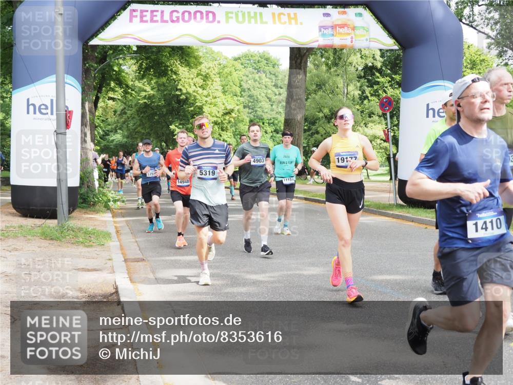 29.06.2025 - hella hamburg halbmarathon MichiJ http://msf.ph/oto/8353616 29.06.2025 10:41:37 Zwischen KM18-KM19 1410, 2354, 3791, 3945, 4419, 4903, 5319, 6260, 7973, 8394, 8514, 8772, 8798, 11184, 11231, 12362, 12489, 13912, 15300, 15838, 16047, 16110, 16574, 16630, 17734, 17803, 17842, 19177 meine-sportfotos.de