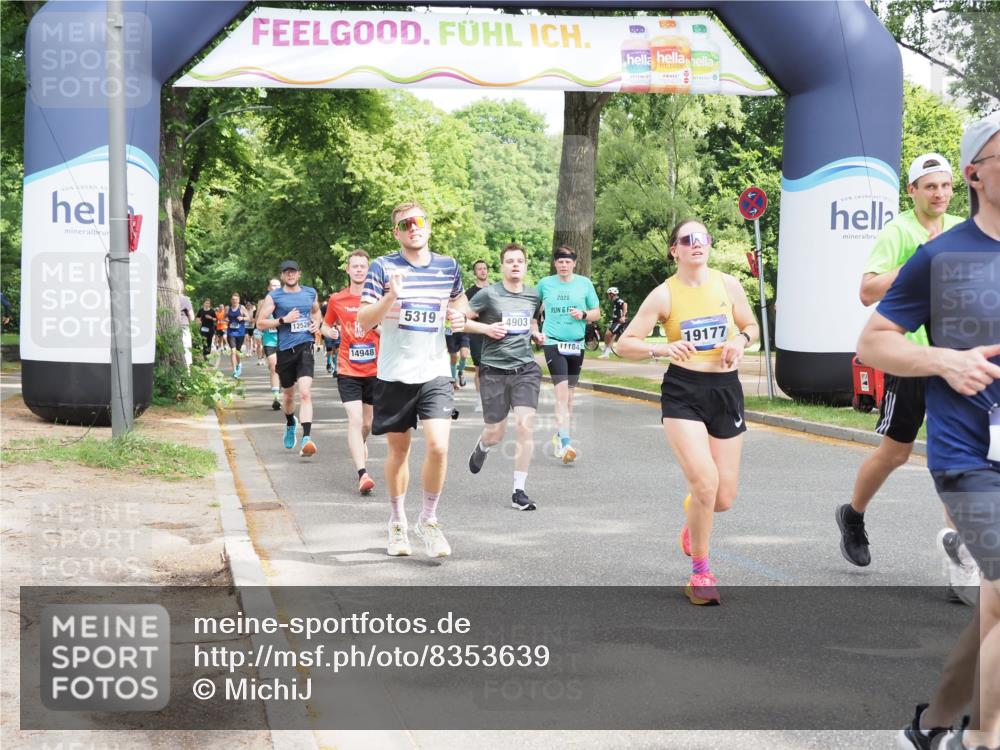 29.06.2025 - hella hamburg halbmarathon MichiJ http://msf.ph/oto/8353639 29.06.2025 10:41:37 Zwischen KM18-KM19 1410, 2354, 3791, 3945, 4419, 4903, 5319, 6260, 7973, 8394, 8514, 8772, 8798, 11184, 11231, 12362, 12489, 13912, 15300, 15838, 16047, 16110, 16574, 16630, 17734, 17803, 17842, 19177 meine-sportfotos.de