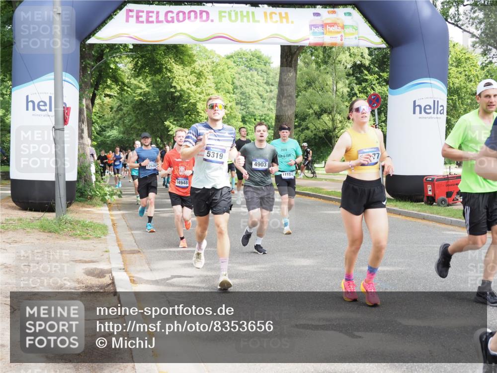 29.06.2025 - hella hamburg halbmarathon MichiJ http://msf.ph/oto/8353656 29.06.2025 10:41:37 Zwischen KM18-KM19 1410, 2354, 3791, 3945, 4419, 4903, 5319, 6260, 7973, 8394, 8514, 8772, 8798, 11184, 11231, 12362, 12489, 13912, 15300, 15838, 16047, 16110, 16574, 16630, 17734, 17803, 17842, 19177 meine-sportfotos.de