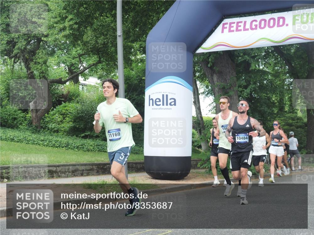 29.06.2025 - hella hamburg halbmarathon KatJ http://msf.ph/oto/8353687 29.06.2025 10:21:34 Zwischen KM18-KM19 1686, 5070, 7965 meine-sportfotos.de
