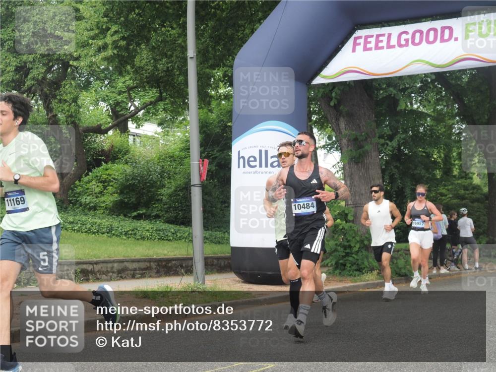 29.06.2025 - hella hamburg halbmarathon KatJ http://msf.ph/oto/8353772 29.06.2025 10:21:35 Zwischen KM18-KM19 1686, 5070, 7965 meine-sportfotos.de