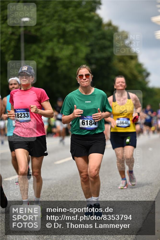 29.06.2025 - hella hamburg halbmarathon Dr. Thomas Lammeyer http://msf.ph/oto/8353794 29.06.2025 10:40:56 Kennedybrücke 1008, 1010, 1224, 1948, 2811, 3398, 3401, 3428, 3699, 3895, 4245, 5171, 5540, 5747, 5789, 5809, 6184, 6359, 6417, 7632, 7773, 8530, 8581, 8936, 8937, 9432, 9806, 9918, 10123, 10487, 10531, 10577, 10984 meine-sportfotos.de