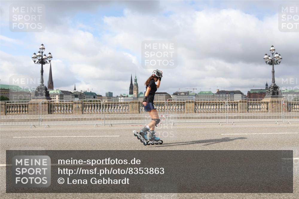 29.06.2025 - hella hamburg halbmarathon Lena Gebhardt http://msf.ph/oto/8353863 29.06.2025 09:09:27 Lombardsbrücke  meine-sportfotos.de