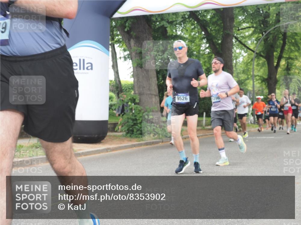 29.06.2025 - hella hamburg halbmarathon KatJ http://msf.ph/oto/8353902 29.06.2025 10:51:29 Zwischen KM18-KM19 1194, 1702, 1992, 2298, 2782, 2979, 4542, 5396, 6585, 6907, 6908, 7042, 7081, 8520, 8561 meine-sportfotos.de
