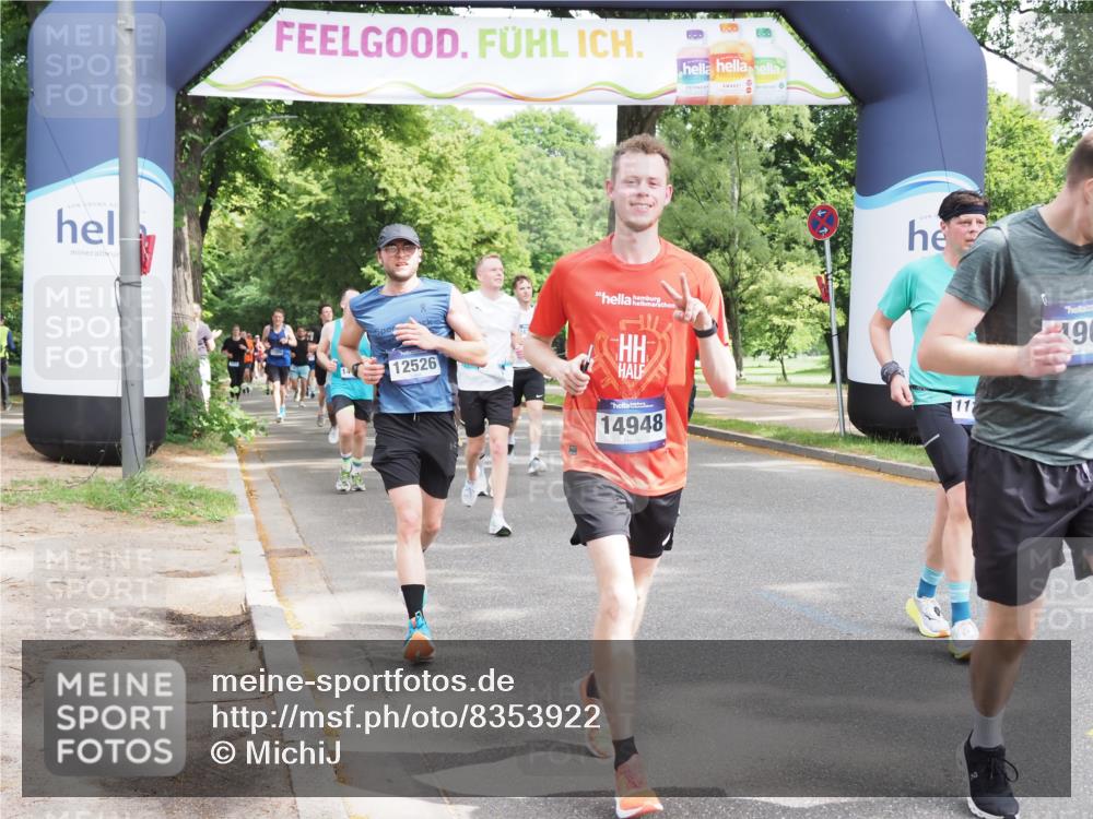 29.06.2025 - hella hamburg halbmarathon MichiJ http://msf.ph/oto/8353922 29.06.2025 10:41:39 Zwischen KM18-KM19 1327, 1410, 2354, 3791, 3945, 4903, 5319, 6260, 7973, 8394, 8514, 8772, 8798, 11184, 12362, 12489, 12526, 13912, 14948, 15838, 16047, 16110, 16630, 16868, 17734, 17803, 19177 meine-sportfotos.de
